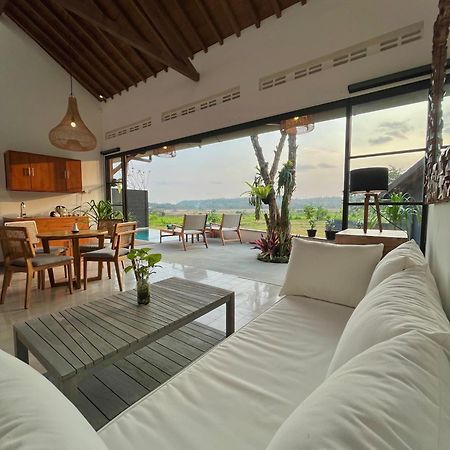 Boutique Villa Jogja Senang Yogyakarta Exterior photo