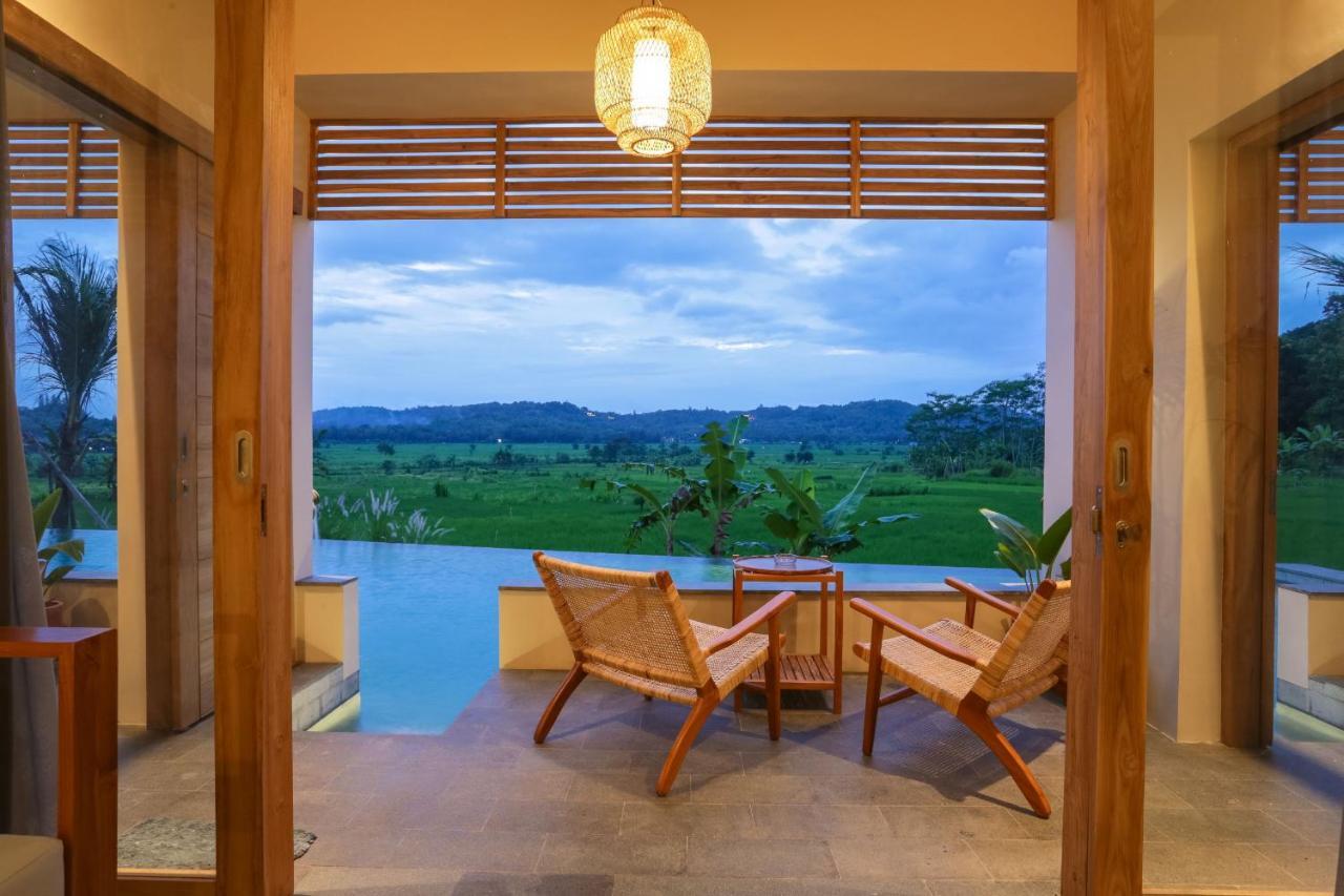 Boutique Villa Jogja Senang Yogyakarta Exterior photo