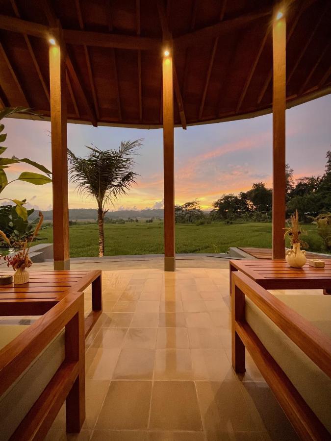 Boutique Villa Jogja Senang Yogyakarta Exterior photo
