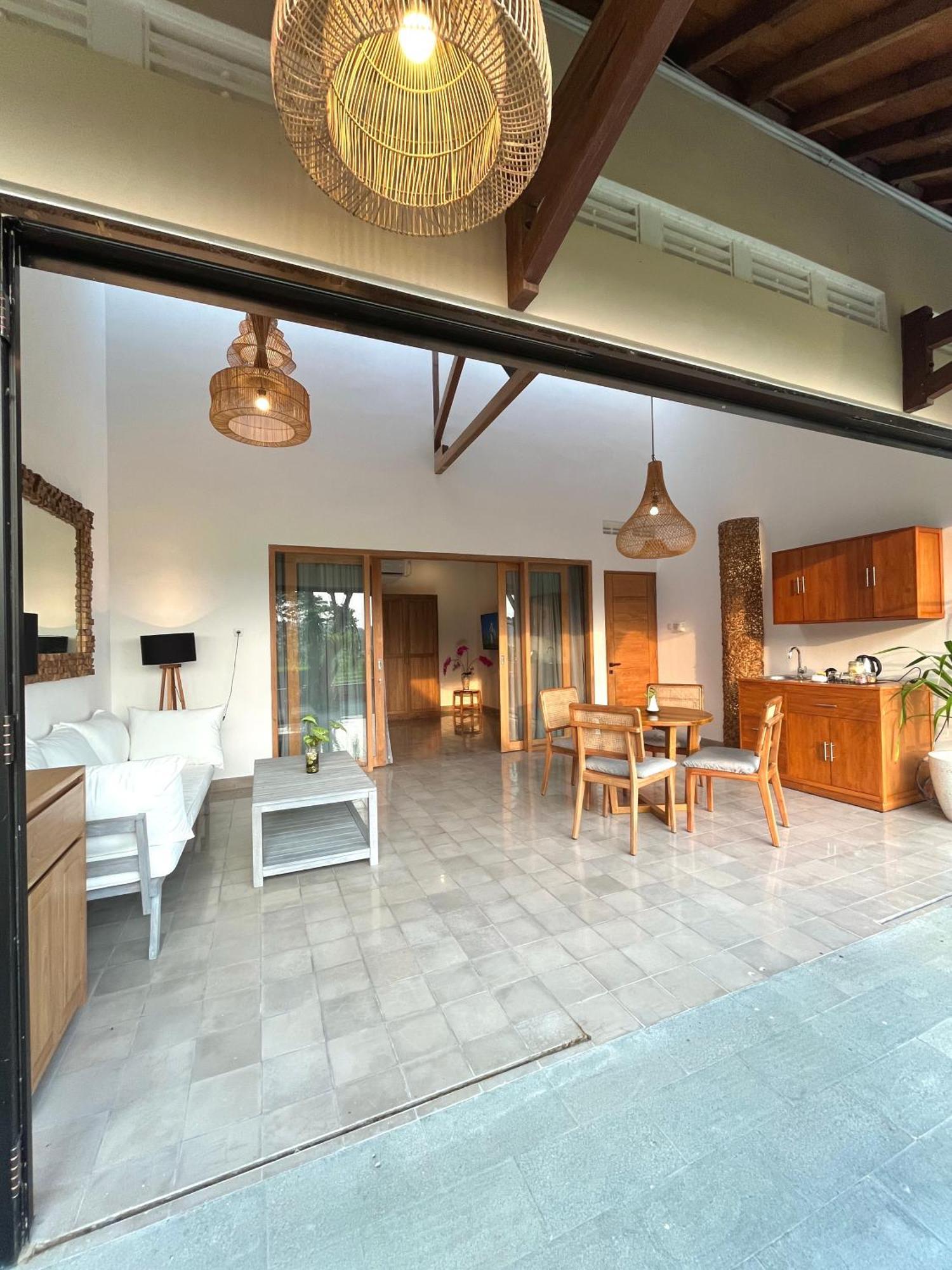 Boutique Villa Jogja Senang Yogyakarta Exterior photo